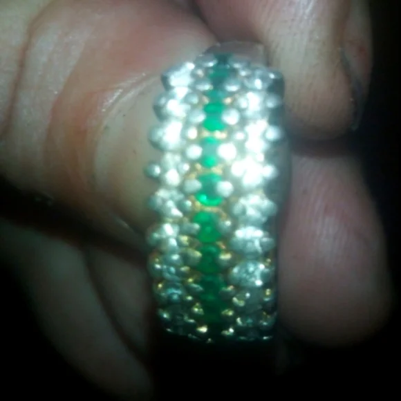Genuine emerald and F diamond gold and silver ring